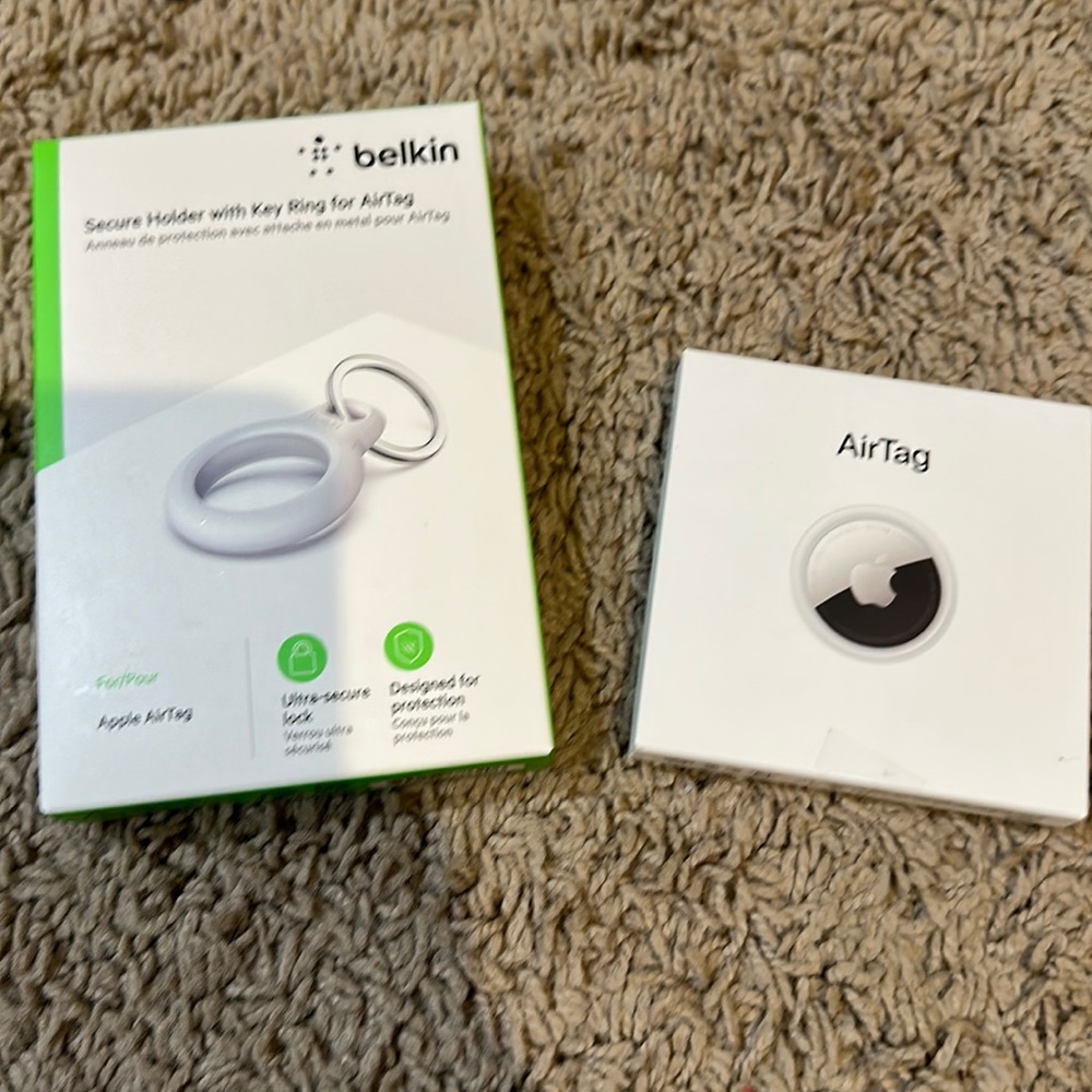 COPY - UNOPENED Apple AirTag